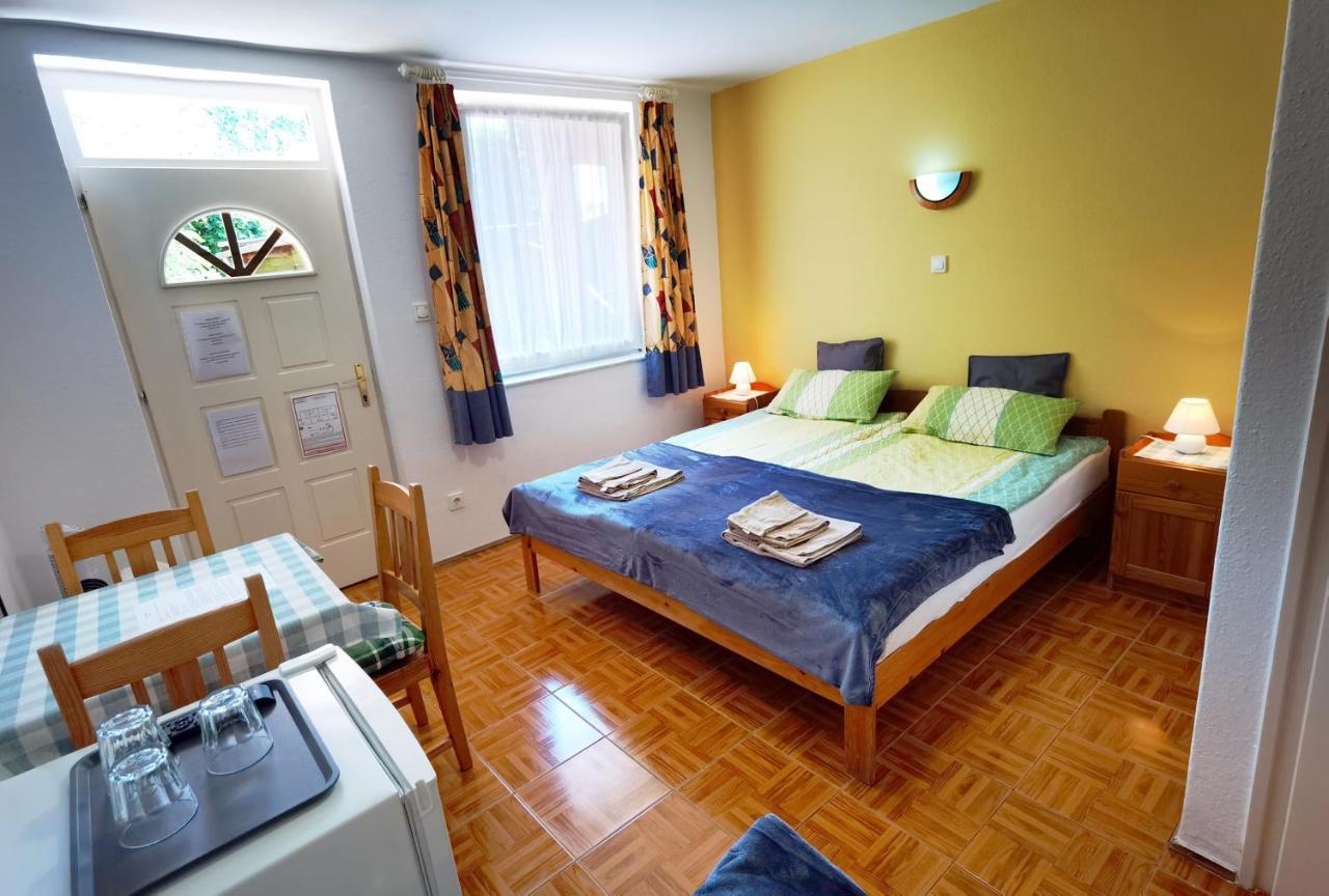 Family Vendeghaz Hotel Hajdúszoboszló Kültér fotó